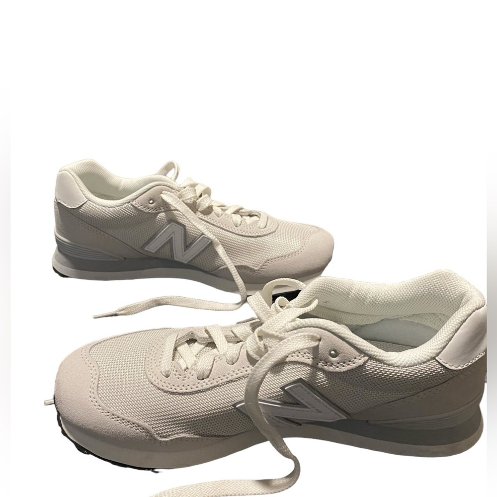 Pre-Owned Women’s Suede New Balance 515 Sneaker Size 9.5
